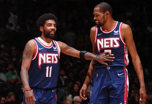 在俱乐部表 在俱乐部表