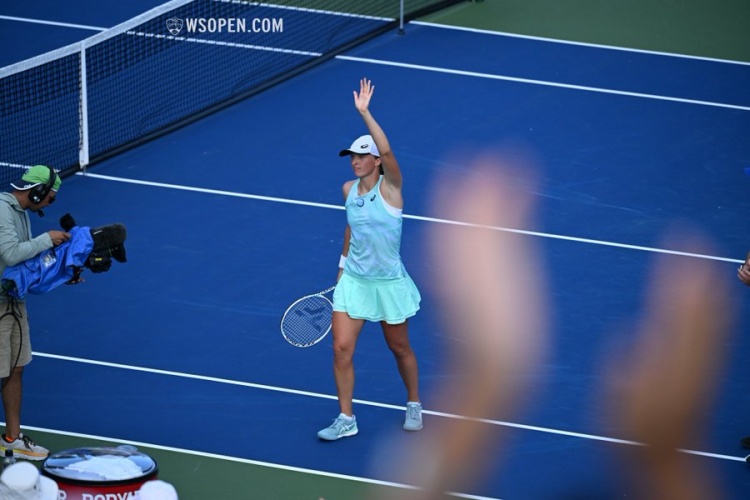 一位与辛顿 一位与辛顿